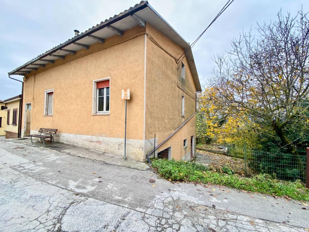 casa in vendita a Fabriano