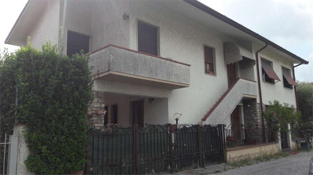 casa in vendita a Lucca