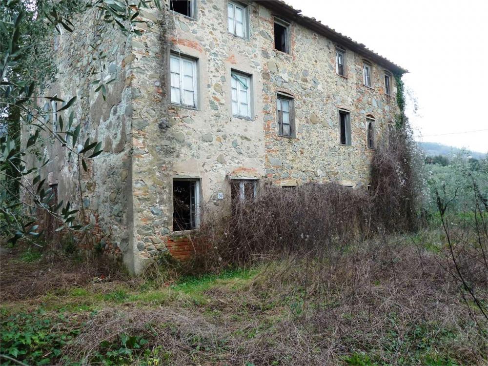 Casa plurilocale in vendita a Segromigno in monte - Casa plurilocale in vendita a Segromigno in monte