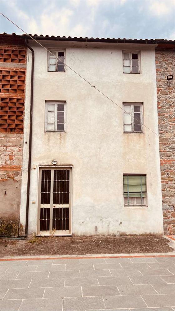 Casa plurilocale in vendita a Segromigno in monte - Casa plurilocale in vendita a Segromigno in monte
