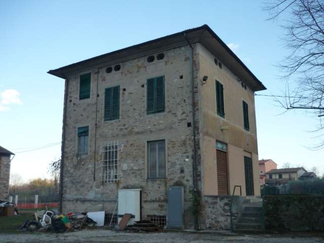 Villa plurilocale in vendita a Pieve di compito - Villa plurilocale in vendita a Pieve di compito