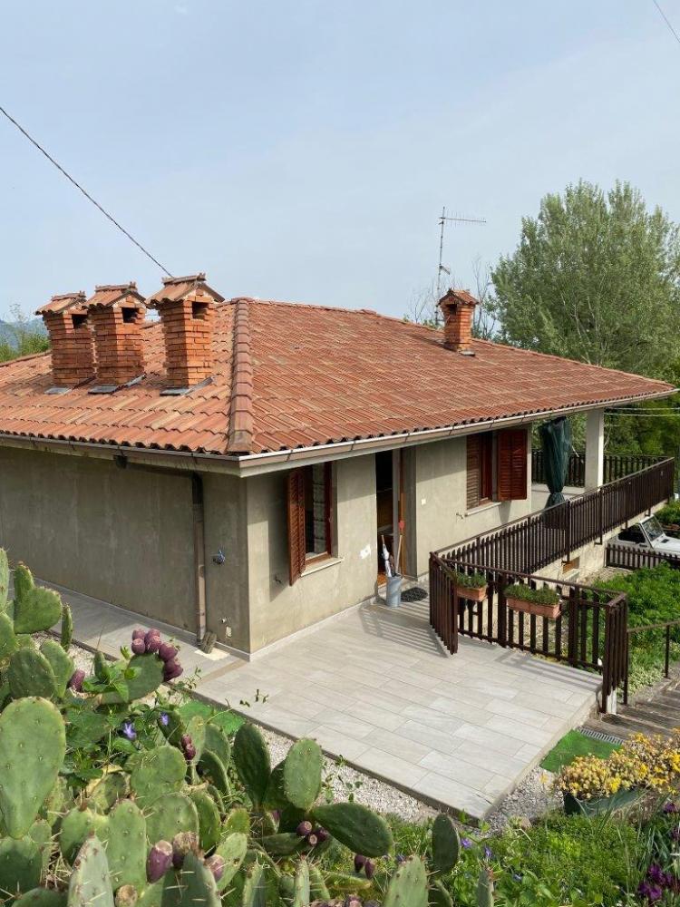 Casa plurilocale in vendita a San Floriano del Collio - Casa plurilocale in vendita a San Floriano del Collio