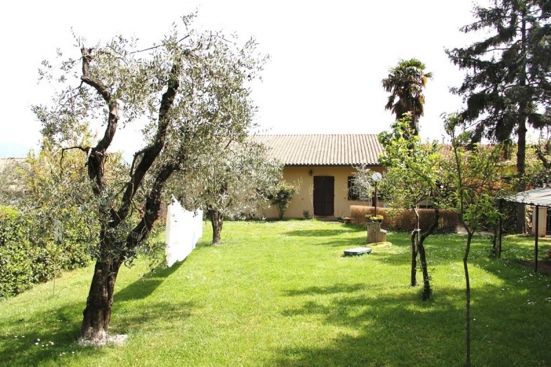 Casa plurilocale in vendita a Civitella d'Agliano - Casa plurilocale in vendita a Civitella d'Agliano