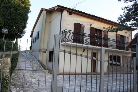 Casa plurilocale in vendita a San Casciano dei Bagni - Casa plurilocale in vendita a San Casciano dei Bagni