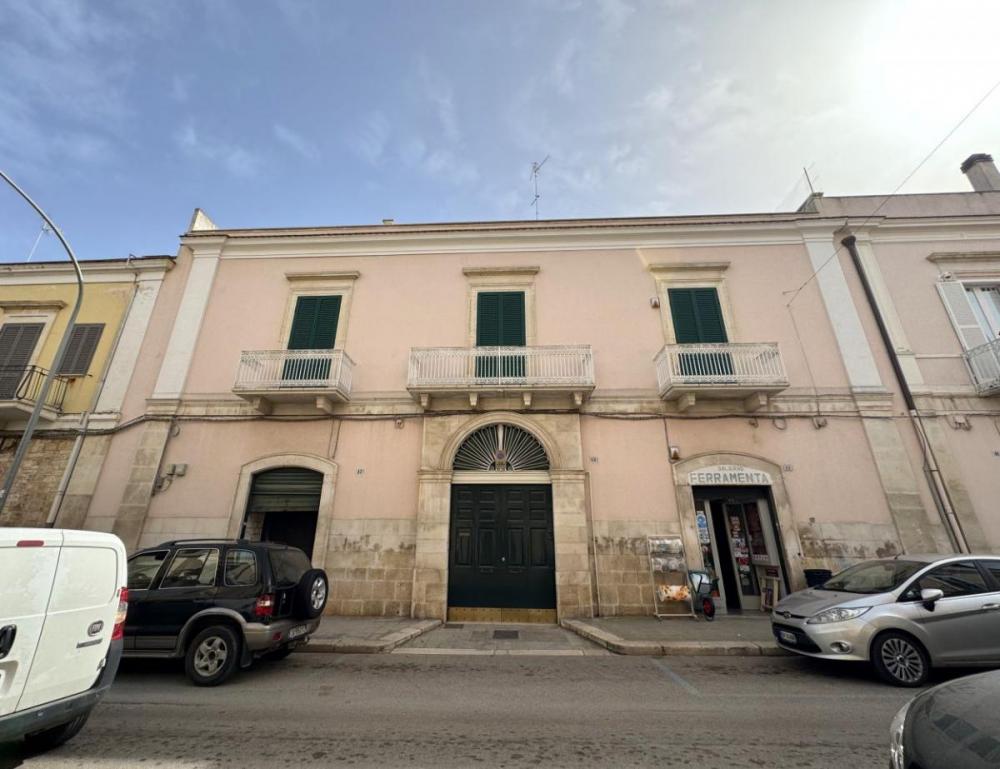 Stabile intero plurilocale in vendita a Bitonto - Stabile intero plurilocale in vendita a Bitonto