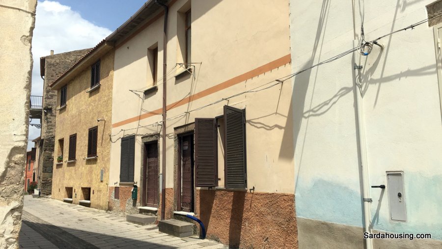 Casa Ginepro in vendita a Oschiri con magazzino e terreno - Bifamiliare trilocale in vendita a oschiri