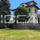 Villa plurilocale in vendita a lucca