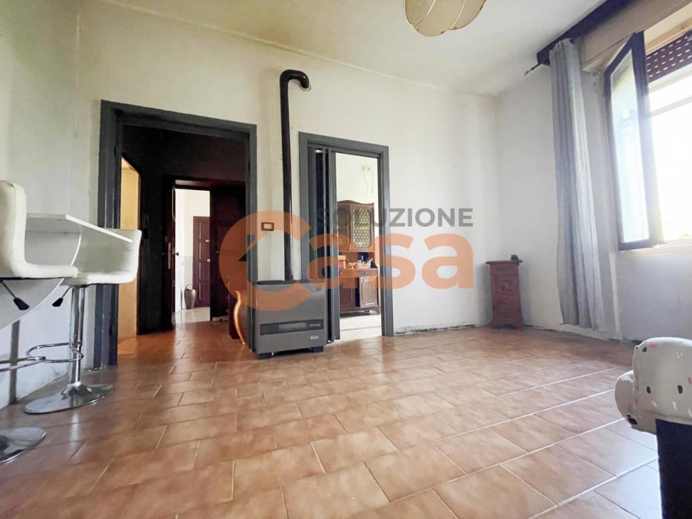 sala - Appartamento trilocale in vendita a piacenza