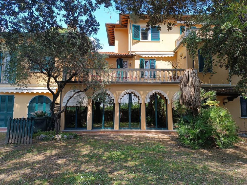 casa indipendente in vendita a Pietrasanta in zona Marina di Pietrasanta