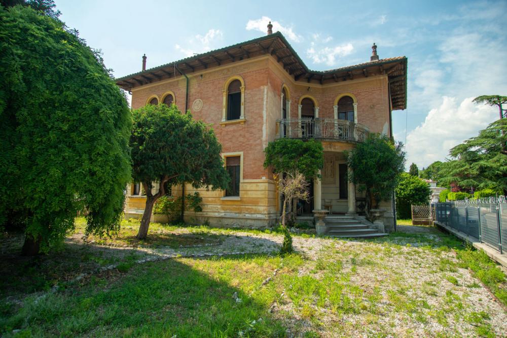 Villa indipendente plurilocale in vendita a conegliano - Villa indipendente plurilocale in vendita a conegliano