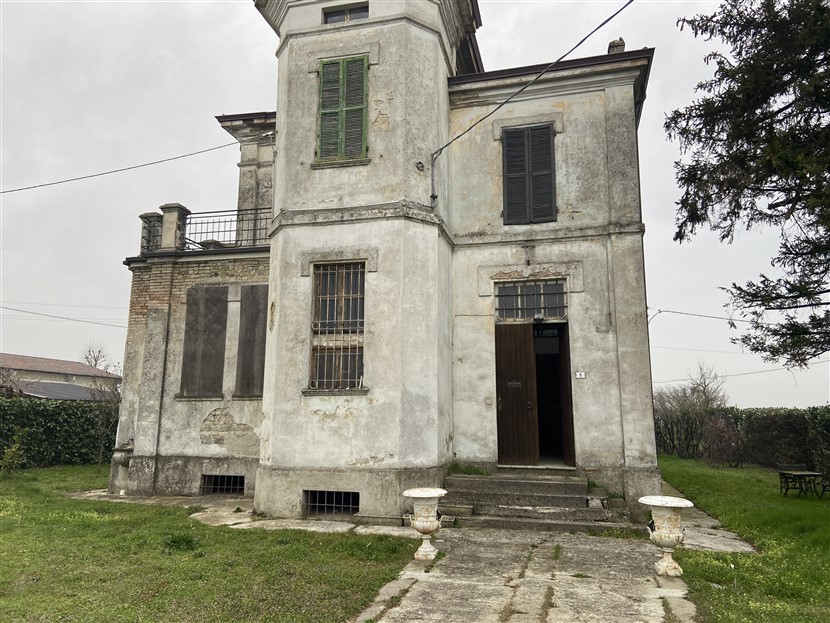 Villa d'epoca quadrilocale in vendita a Chiaravalle della colomba - Villa d'epoca quadrilocale in vendita a Chiaravalle della colomba