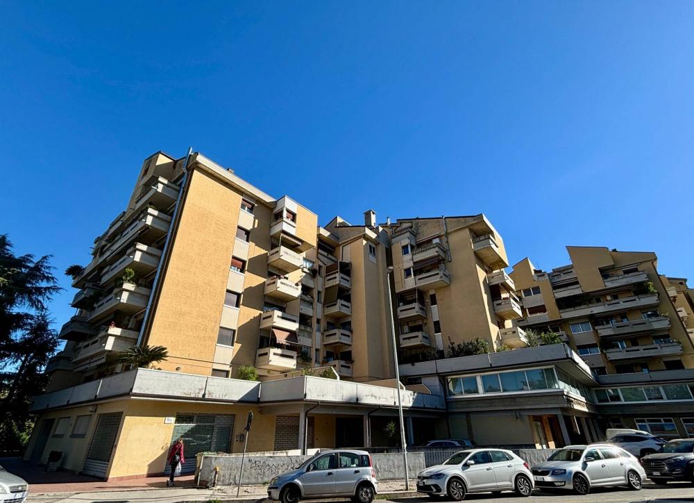 Appartamento trilocale in vendita a Ascoli Piceno - Appartamento trilocale in vendita a Ascoli Piceno