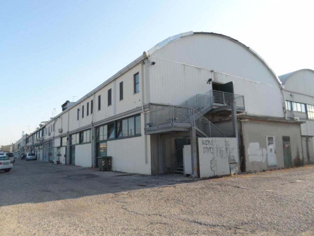 capannone industriale in vendita a Porto d'ascoli