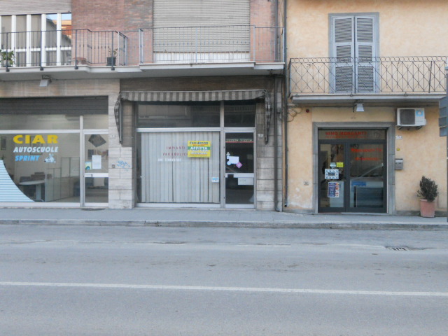 spazio commerciale in vendita a Porto d'ascoli