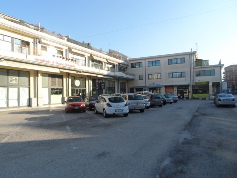 ufficio in vendita a Porto d'ascoli