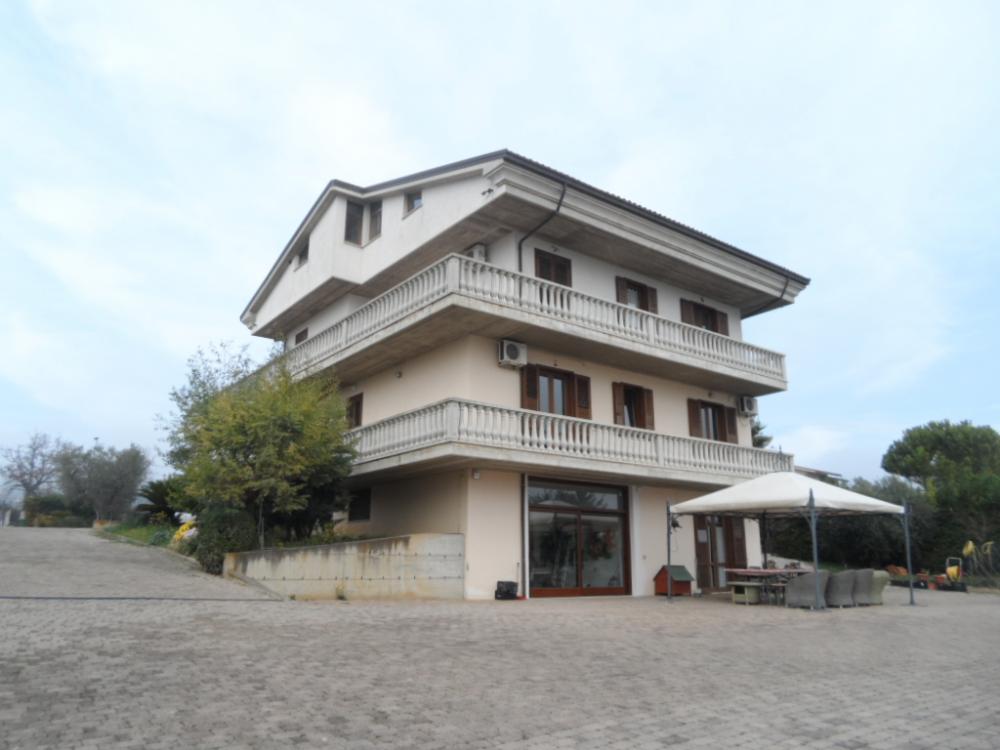 villa indipendente in vendita a Colonnella