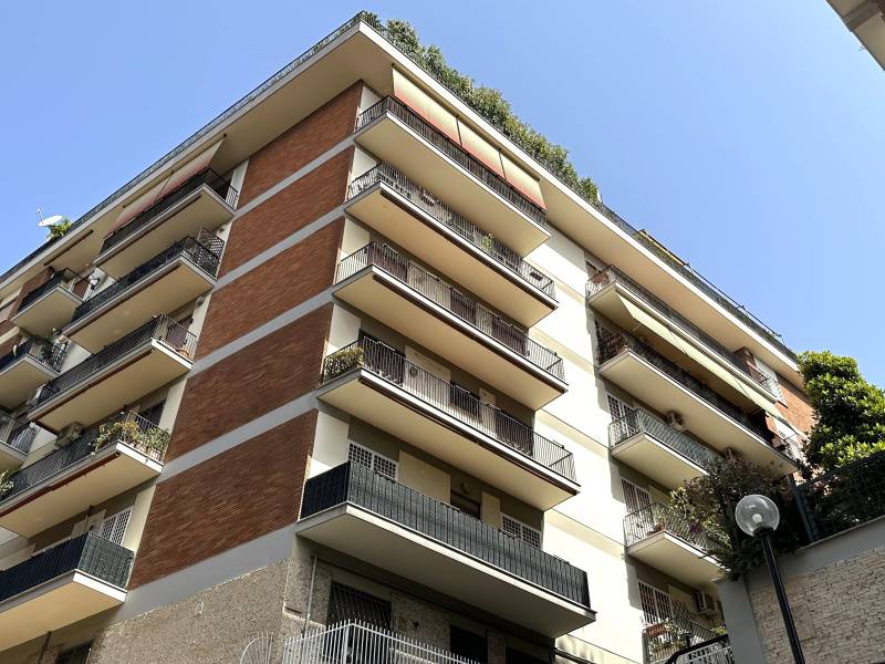 Appartamento quadrilocale in vendita a Roma - Appartamento quadrilocale in vendita a Roma