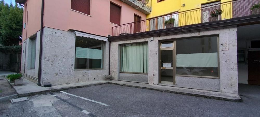 Negozio in vendita a Tolmezzo - Negozio in vendita a Tolmezzo