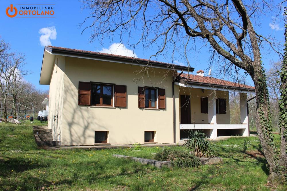 villa indipendente in vendita a DoberdÃÂ² del Lago