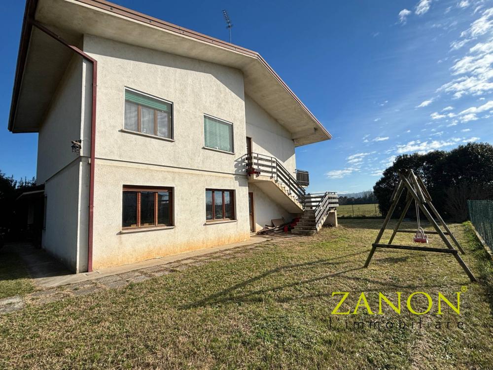 Casa plurilocale in vendita a Gradisca d'Isonzo - Casa plurilocale in vendita a Gradisca d'Isonzo