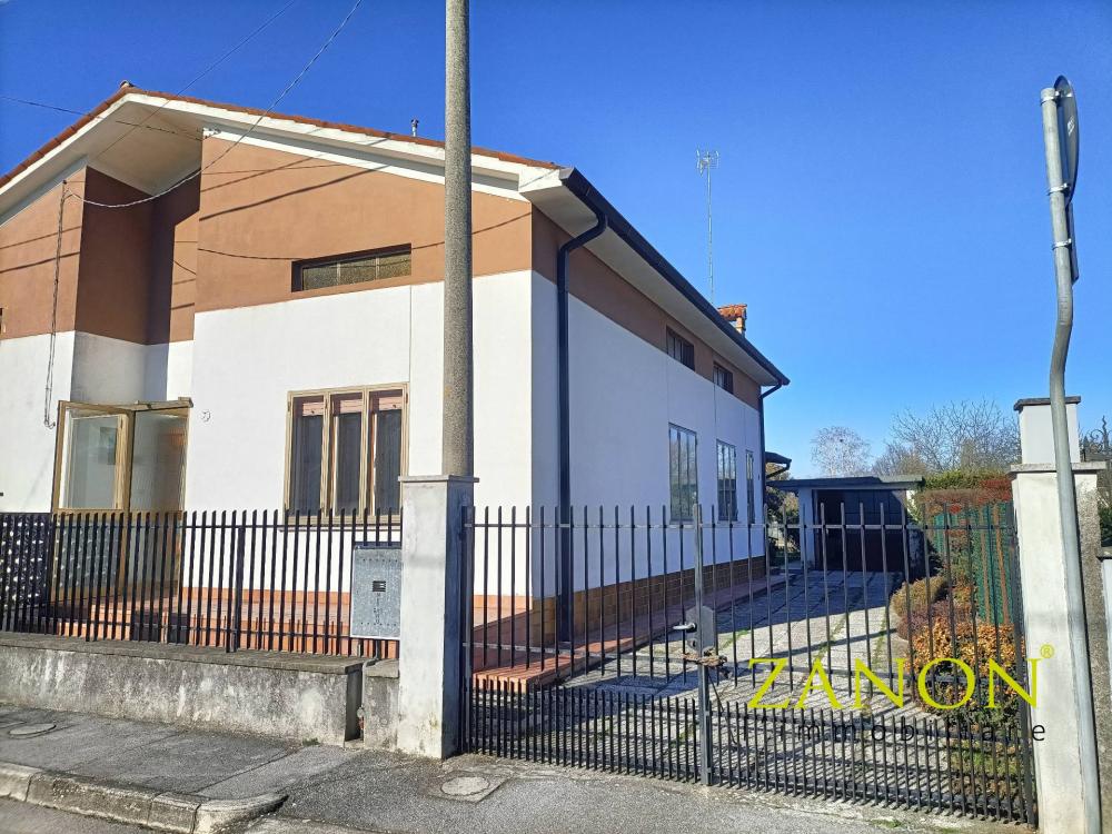 Casa quadrilocale in vendita a Romans d'Isonzo - Casa quadrilocale in vendita a Romans d'Isonzo