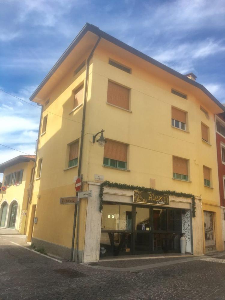 Stabile intero pluricamere in vendita a Feletto umberto - Stabile intero pluricamere in vendita a Feletto umberto