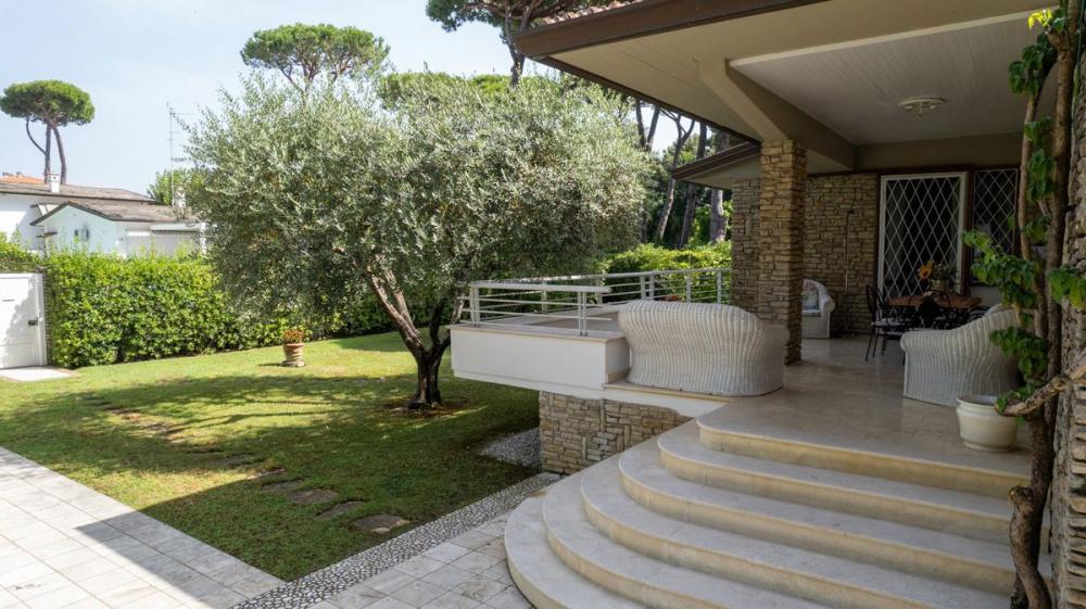 Villa indipendente plurilocale in vendita a camaiore - Villa indipendente plurilocale in vendita a camaiore