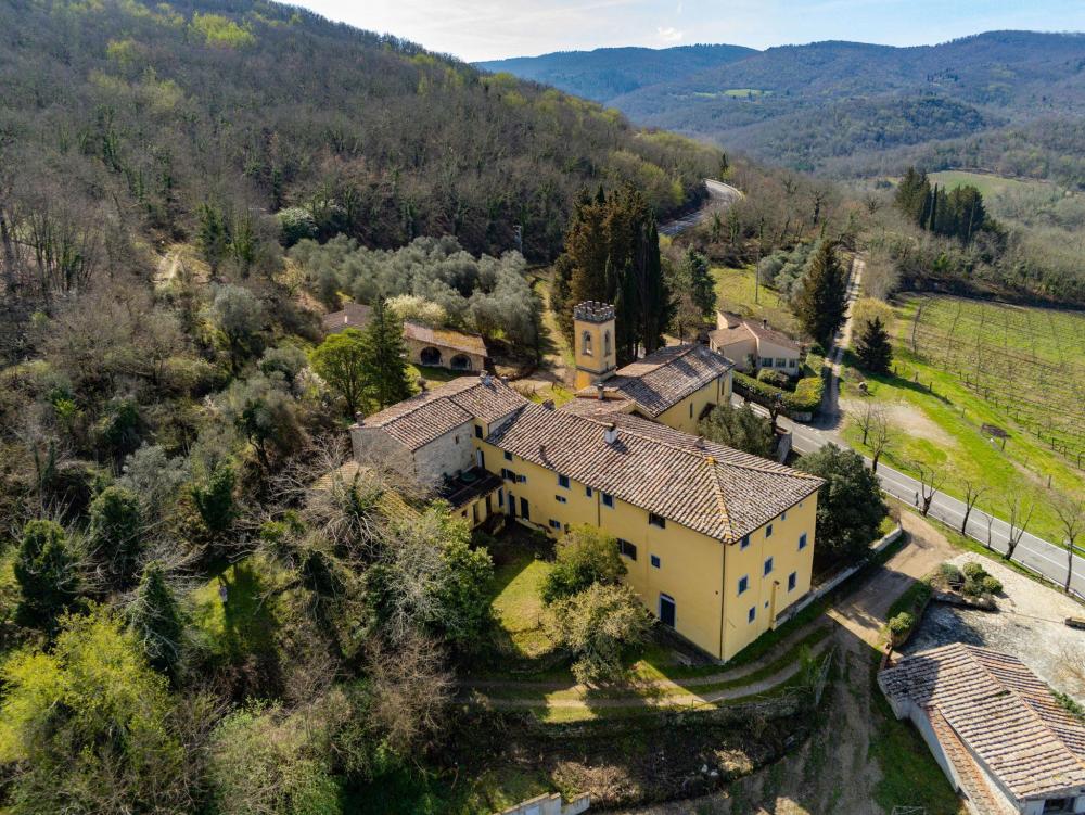 Villa indipendente plurilocale in vendita a castellina in chianti - Villa indipendente plurilocale in vendita a castellina in chianti