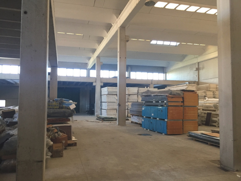 magazzino-laboratorio in vendita a Gessate