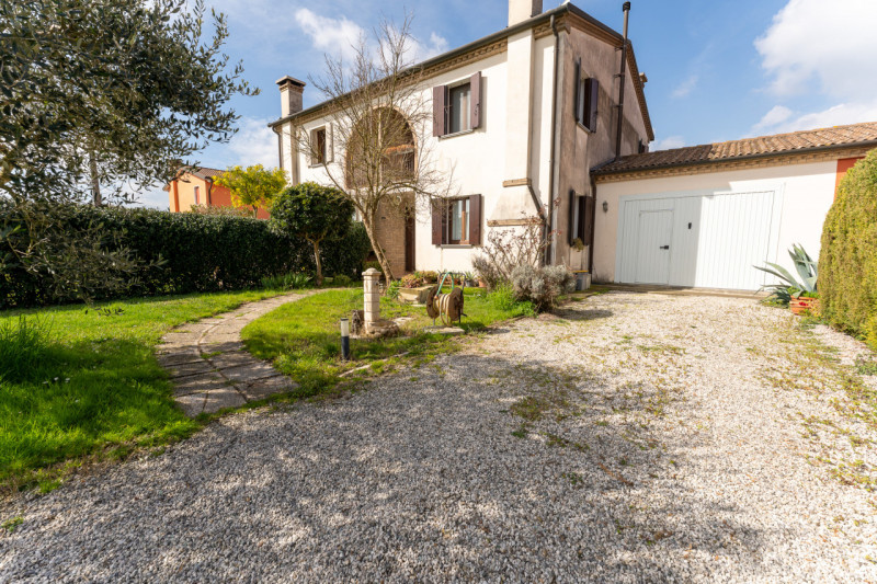 Bifamiliare quadrilocale in vendita a codevigo - Bifamiliare quadrilocale in vendita a codevigo