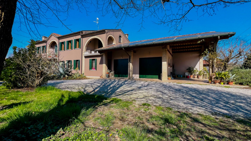 Villa plurilocale in vendita a sant-angelo-di-piove-di-sacco - Villa plurilocale in vendita a sant-angelo-di-piove-di-sacco