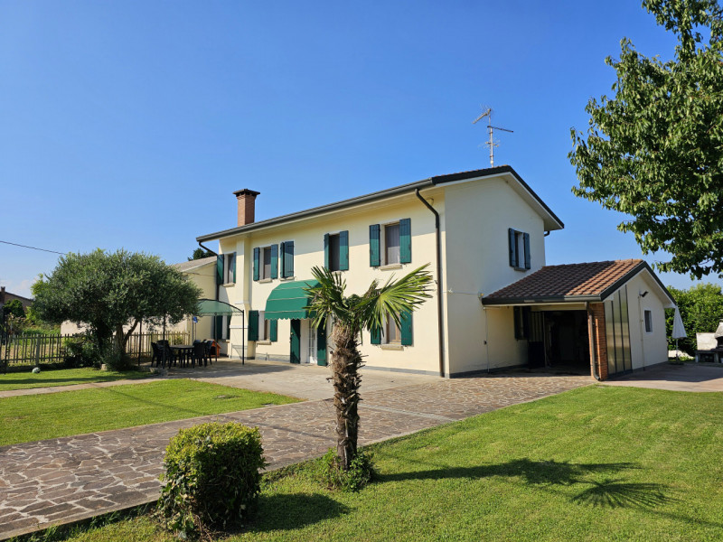 Casa quadrilocale in vendita a borgo-veneto - Casa quadrilocale in vendita a borgo-veneto