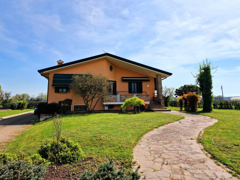 casa in vendita a Solesino