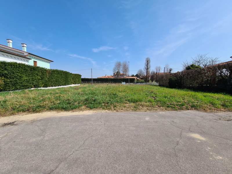terreno residenziale in vendita a Borgo Veneto