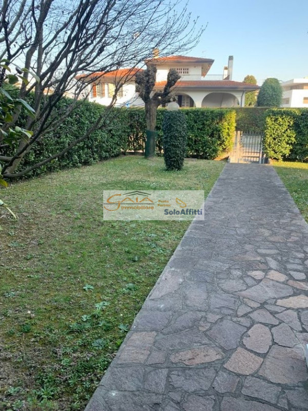 Villaschiera plurilocale in vendita a stra - Villaschiera plurilocale in vendita a stra