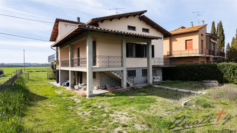 Villa quadrilocale in vendita a castiglione-del-lago - Villa quadrilocale in vendita a castiglione-del-lago