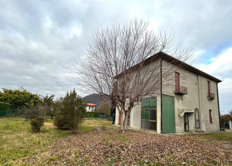 Casa quadrilocale in vendita a abano-terme - Casa quadrilocale in vendita a abano-terme