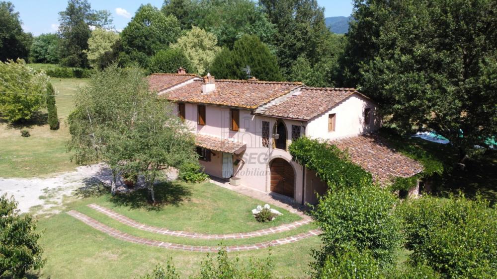 Stabile intero plurilocale in vendita a lucca - Stabile intero plurilocale in vendita a lucca