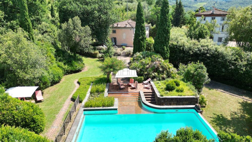 casa indipendente in vendita a Lucca in zona Cappella