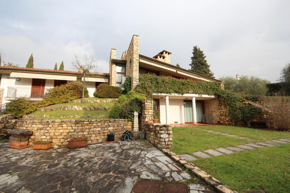 casa indipendente in vendita a Lucca in zona Centro Città