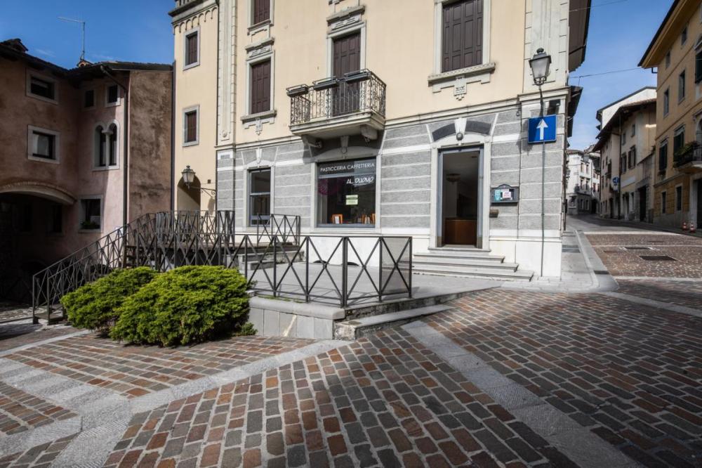 spazio commerciale in vendita a Gemona del Friuli