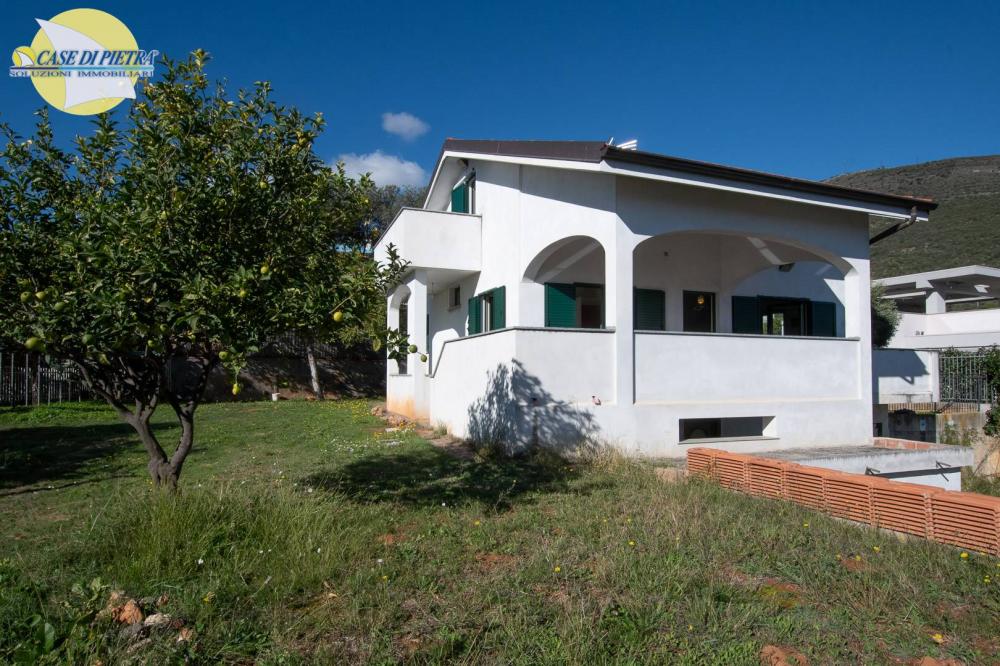 Villa indipendente quadrilocale in vendita a Ceriale - Villa indipendente quadrilocale in vendita a Ceriale