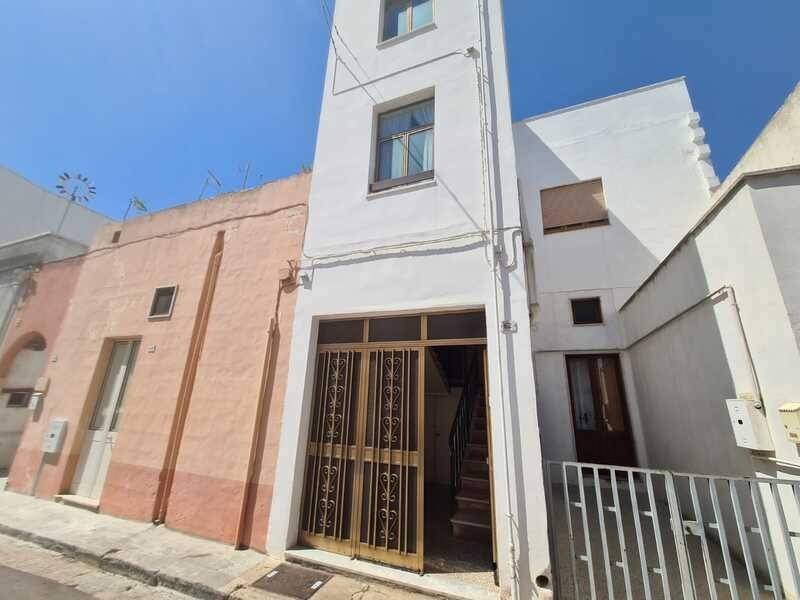 6de7a4a5c440800cae298186f487bffc - Appartamento quadrilocale in vendita a Parabita