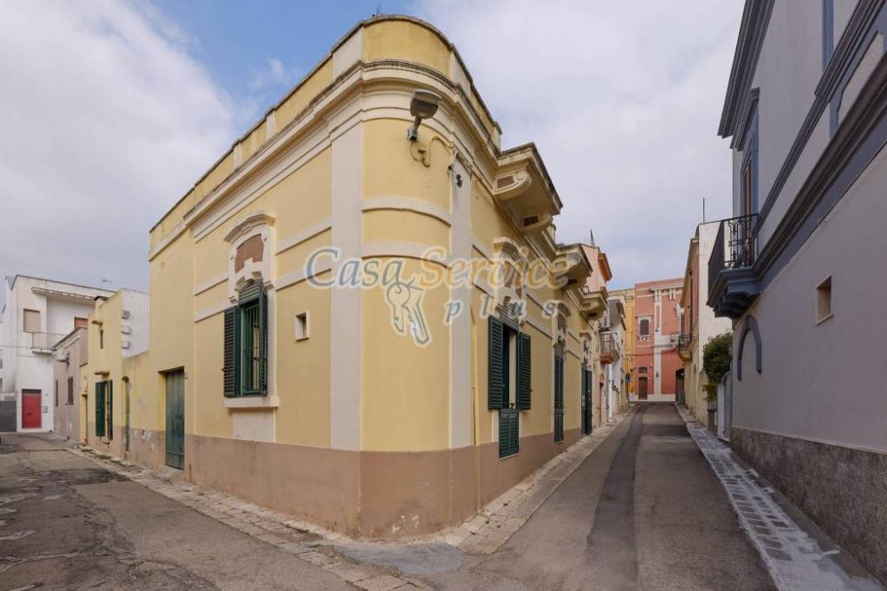 2f6e5f0450667dbf3f1e5cfe78f60fb0 - Villa plurilocale in vendita a Sannicola