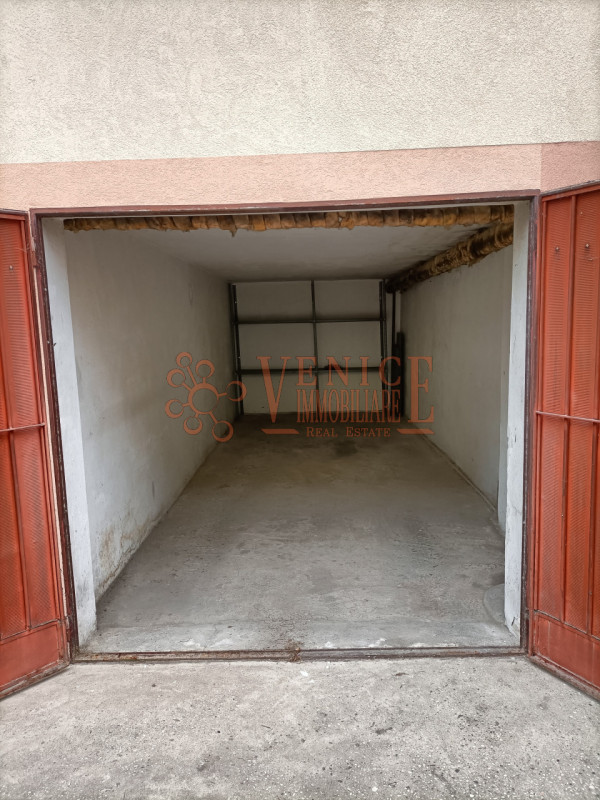 garage in vendita a Venezia