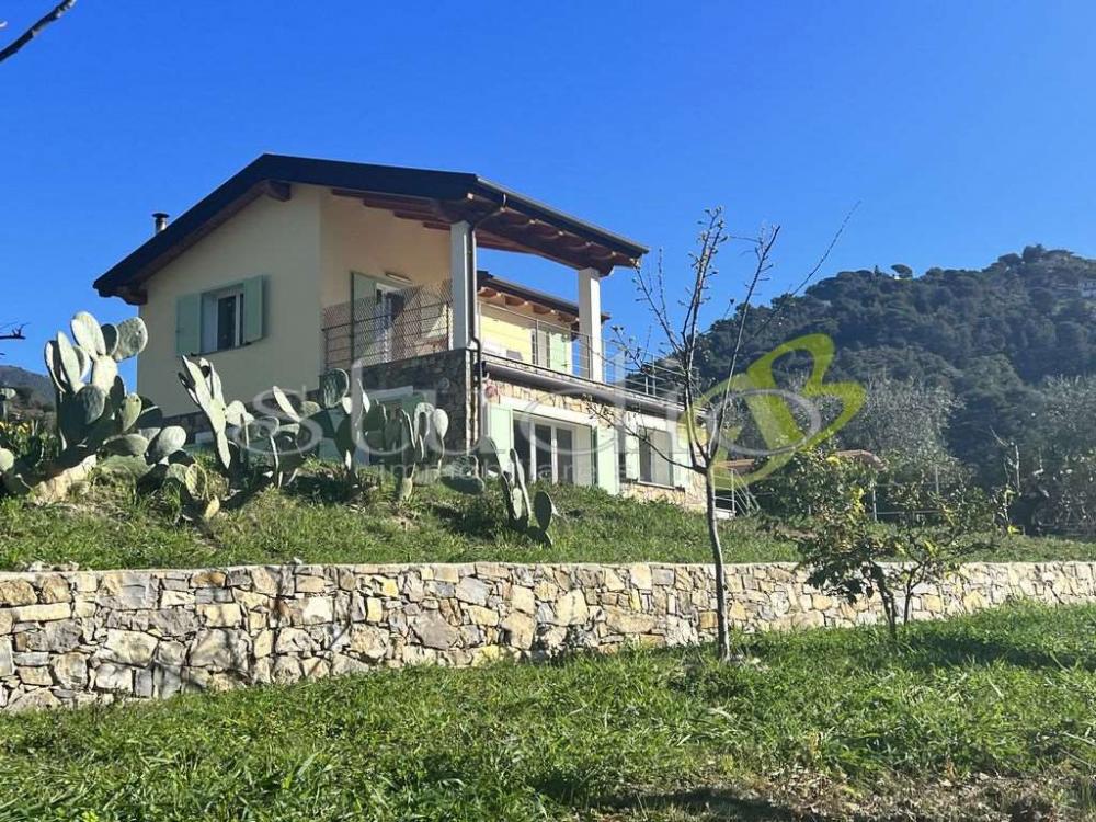 Villa trilocale in vendita a vallebona - Villa trilocale in vendita a vallebona