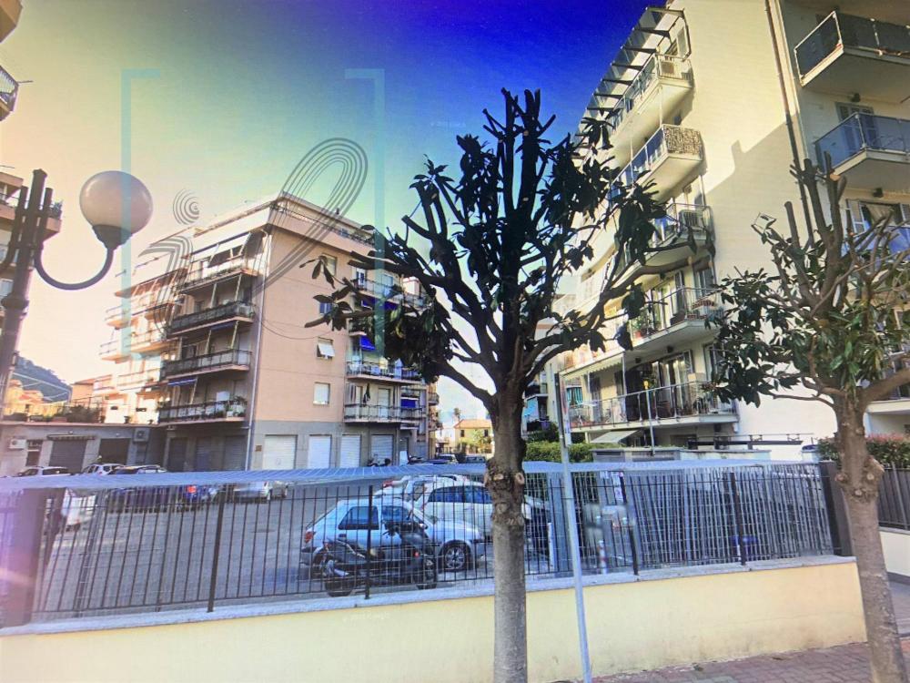 Appartamento trilocale in vendita a Albenga - Appartamento trilocale in vendita a Albenga