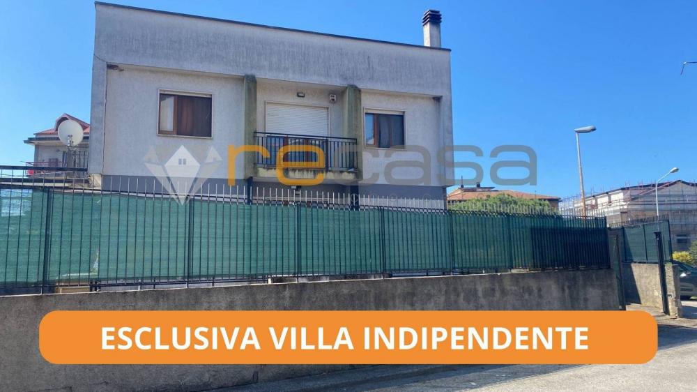 Casa plurilocale in vendita a Montecorvino Pugliano - Casa plurilocale in vendita a Montecorvino Pugliano