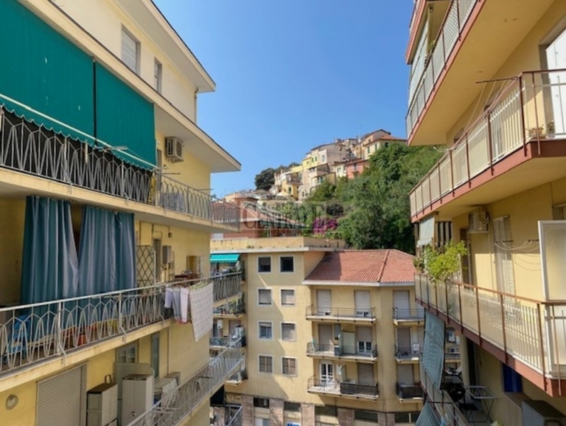 Appartamento trilocale in vendita a Sanremo - Appartamento trilocale in vendita a Sanremo