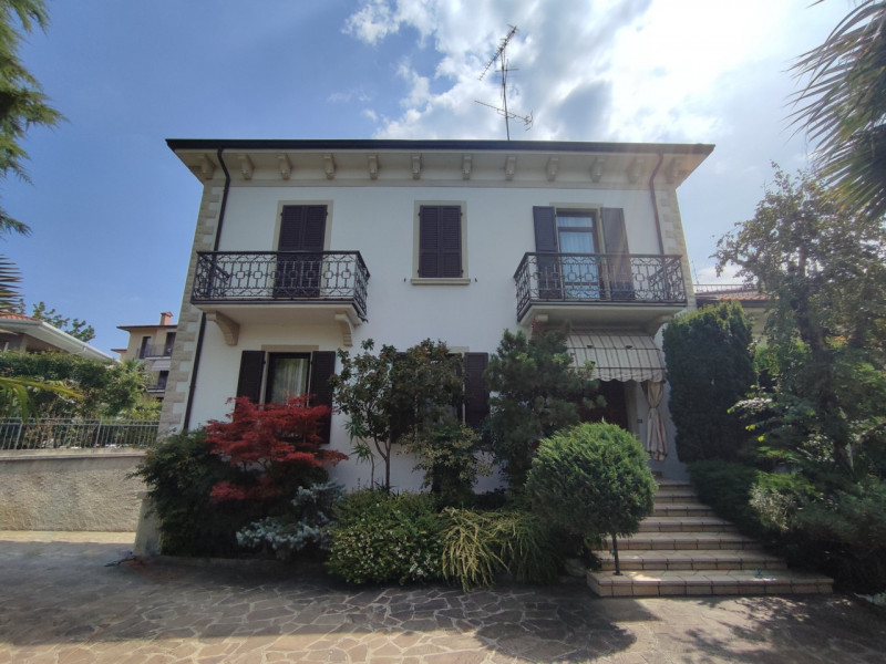Villa quadrilocale in vendita a desenzano-del-garda - Villa quadrilocale in vendita a desenzano-del-garda